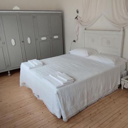 Le Mongolfiere 2 Appartement Malè Buitenkant foto