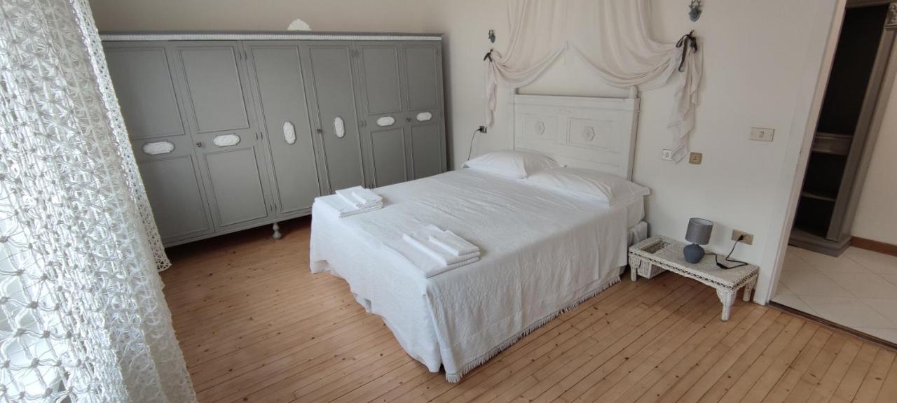 Le Mongolfiere 2 Appartement Malè Buitenkant foto