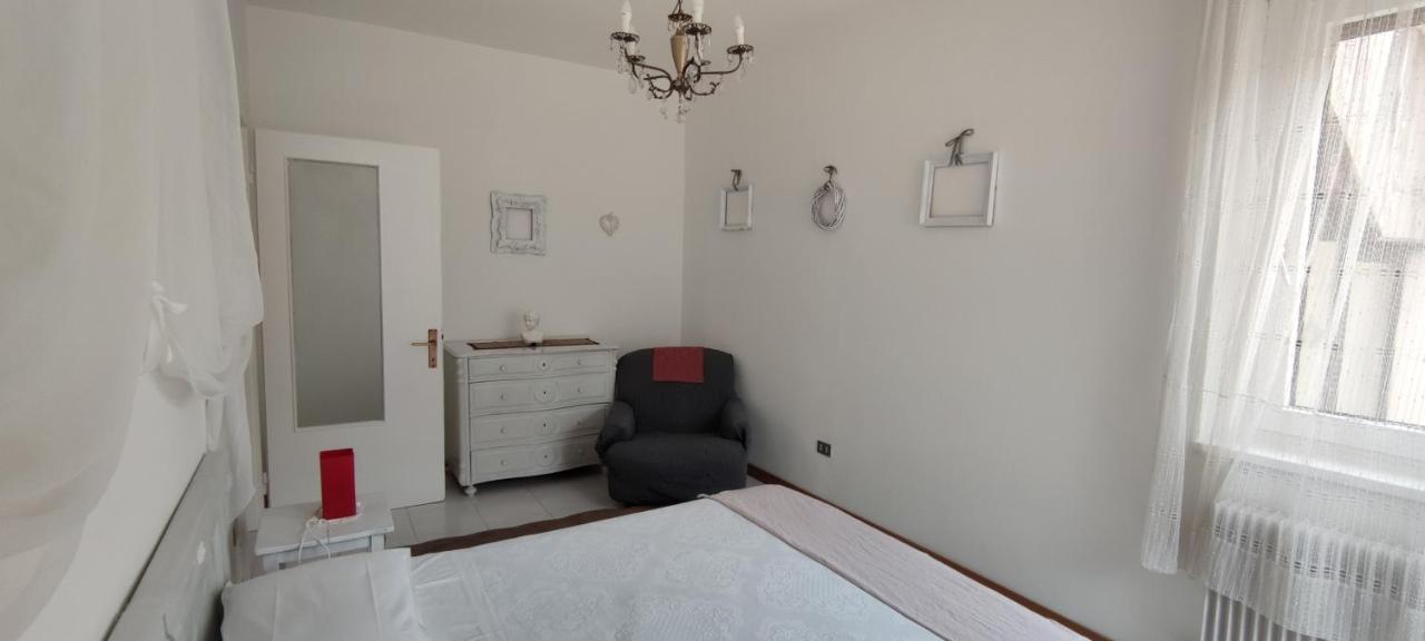 Le Mongolfiere 2 Appartement Malè Buitenkant foto