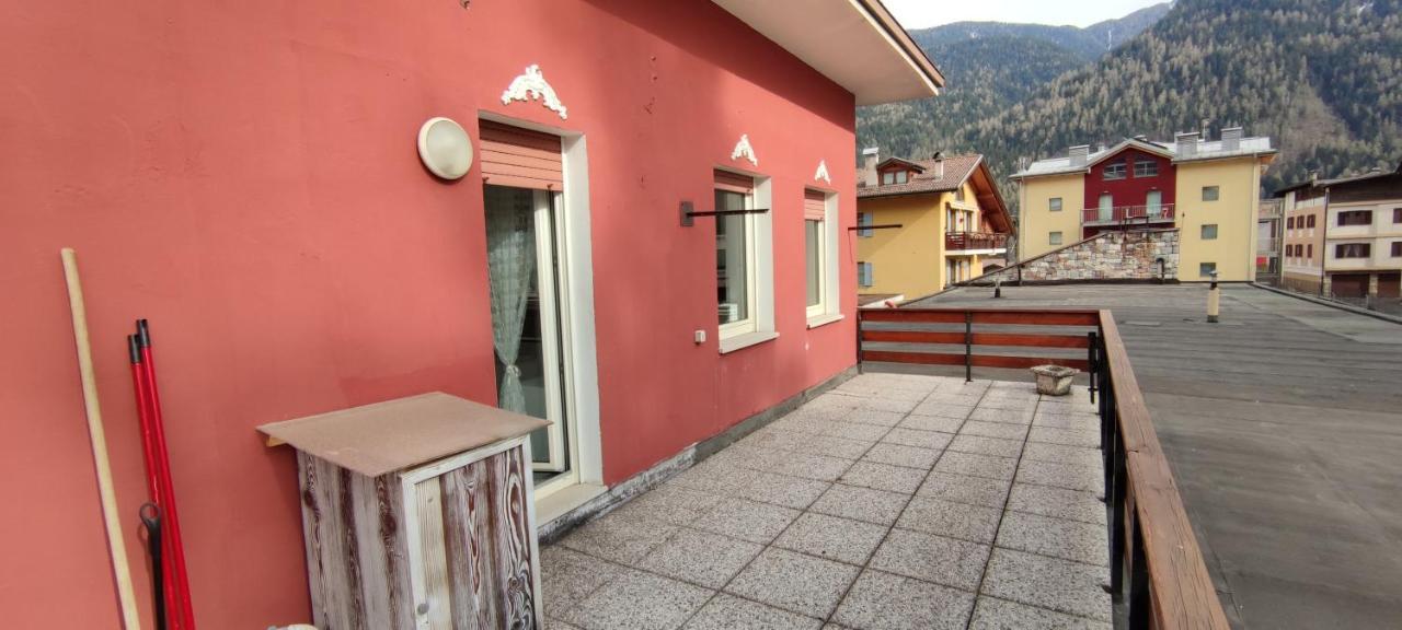 Le Mongolfiere 2 Appartement Malè Buitenkant foto