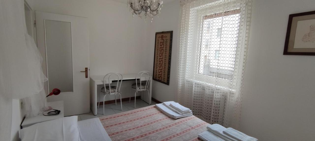 Le Mongolfiere 2 Appartement Malè Buitenkant foto